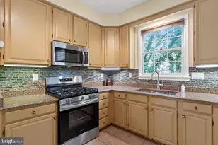 9110 Tallfield Ct, Lanham, MD 20706 - Photo 11