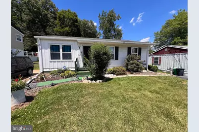 8804 McHenry Lane, Lanham, MD 20706 - Photo 3