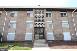 573 Wilson Bridge Dr, Oxon Hill, MD 20745 - Photo 1