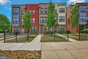 6204 Editors Park Dr, Hyattsville, MD 20782 - Photo 1