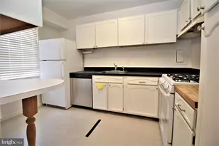 6008 Westchester Park Dr, College Park, MD 20740 - Photo 11