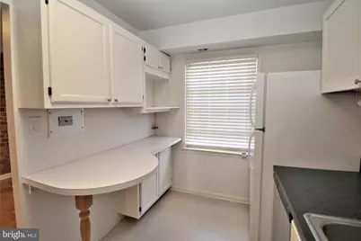 6008 Westchester Park Drive #301, College Park, MD 20740 - Photo 13
