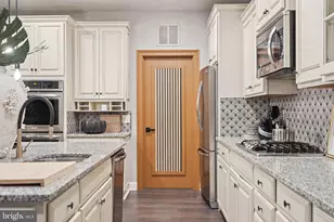 2812 Trotter Park Ln, Lanham, MD 20706 - Photo 17