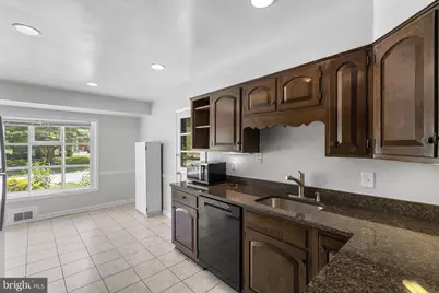 7524 Sweetbriar Drive, College Park, MD 20740 - Photo 11
