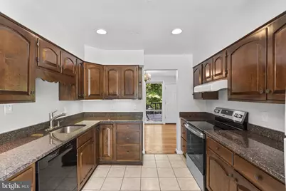 7524 Sweetbriar Drive, College Park, MD 20740 - Photo 13
