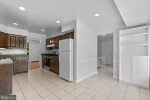 7524 Sweetbriar Dr, College Park, MD 20740 - Photo 17