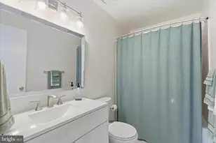 14229 Oakpointe Dr, Laurel, MD 20707 - Photo 15
