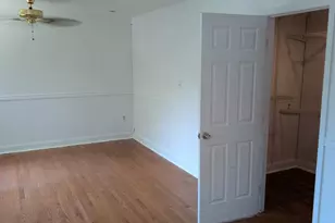 5106 Tall Oak Ct, Temple Hills, MD 20748 - Photo 3