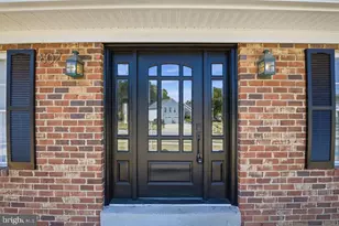 802 Cypress Point Cir, Bowie, MD 20721 - Photo 5