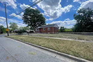 2331 Scott Key Dr, District Heights, MD 20747 - Photo 3