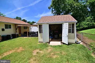 5528 Helmont Dr, Oxon Hill, MD 20745 - Photo 11