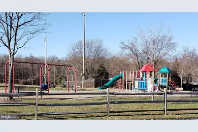 5528 Helmont Drive, Oxon Hill, MD 20745 - Photo 9