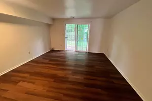 1939 Dutch Village Dr, Hyattsville, MD 20785 - Photo 9