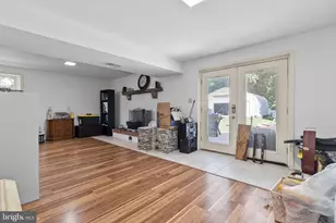 8623 Park Ave, Bowie, MD 20720 - Photo 23