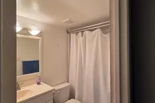 6998 Hanover Pkwy, Greenbelt, MD 20770 - Photo 9