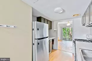 5902 Westchester Park Dr, College Park, MD 20740 - Photo 5