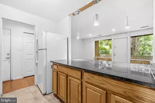 582 Wilson Bridge Dr, Oxon Hill, MD 20745 - Photo 11