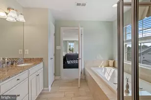 14202 Bentley Park Dr, Laurel, MD 20707 - Photo 27