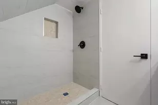 3706 Longfellow St, Hyattsville, MD 20782 - Photo 25