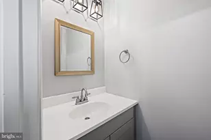 5939 Applegarth Pl, Capitol Heights, MD 20743 - Photo 11