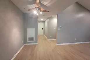 8921 Town Center Cir, Upper Marlboro, MD 20774 - Photo 5