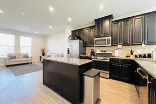 4637 Towne Park Rd, Suitland, MD 20746 - Photo 11