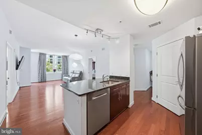 157 Fleet Street #304, Oxon Hill, MD 20745 - Photo 5