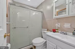 5406 Spring Ln, Hyattsville, MD 20781 - Photo 11