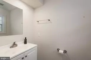 8202 Greenspire Terrace, Hyattsville, MD 20783 - Photo 9