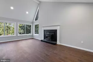 37 Lakeside Dr, Greenbelt, MD 20770 - Photo 3
