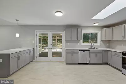 37 Lakeside Drive, Greenbelt, MD 20770 - Photo 5