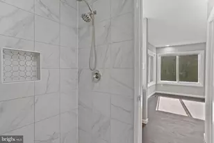 37 Lakeside Dr, Greenbelt, MD 20770 - Photo 11