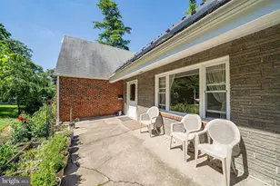 18 Lakeside Dr, Greenbelt, MD 20770 - Photo 3