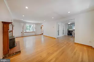 18 Lakeside Dr, Greenbelt, MD 20770 - Photo 9