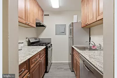 6100 Westchester Park Drive #T8, College Park, MD 20740 - Photo 9