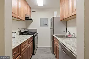 6100 Westchester Park Dr, College Park, MD 20740 - Photo 9
