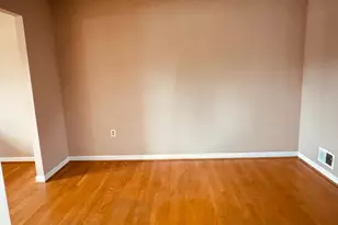 5204 Larwin Ct, Temple Hills, MD 20748 - Photo 3