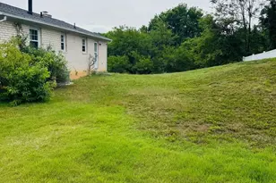 5204 Larwin Ct, Temple Hills, MD 20748 - Photo 15