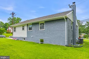 8300 Cathedral Ave, New Carrollton, MD 20784 - Photo 37