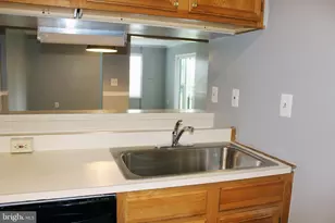 5834 N Holly Springs Dr, Capitol Heights, MD 20743 - Photo 9