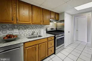 7950 Lakecrest Dr, Greenbelt, MD 20770 - Photo 19