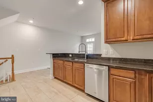 8005 Homefield Dr, Landover, MD 20785 - Photo 15