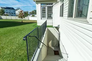 9119 Glenarden Pkwy, Lanham, MD 20706 - Photo 11
