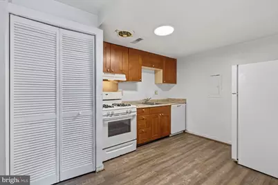 8108 Lakecrest Drive, Greenbelt, MD 20770 - Photo 9