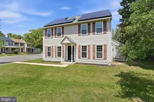 2401 W Rosecroft Village Cir, Oxon Hill, MD 20745 - Photo 1