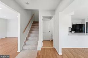 2401 W Rosecroft Village Cir, Oxon Hill, MD 20745 - Photo 15