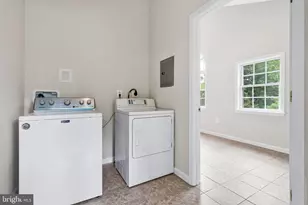 8401 Potomac Ave, College Park, MD 20740 - Photo 23