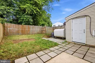 542 Peacock Dr, Landover, MD 20785 - Photo 29