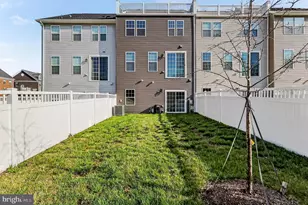 10878 Foxtrot Cir, Upper Marlboro, MD 20772 - Photo 35