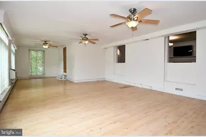 301 Loureiro Lane, Oxon Hill, MD 20745 - Photo 5